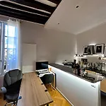Fantastique Et Incroyable Appartement Le Marais Paris