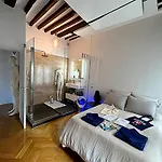 Fantastique Et Incroyable Appartement Le Marais Paris